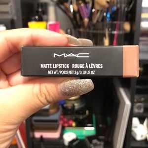Mac lipstick the nudes